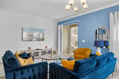 Image de Gorgeous 5bed Th close to Disney, Water Park