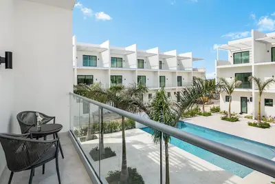 Image de Luxury Townhome rentals in Grace Bay - walk to beach, dining and Fish Fry