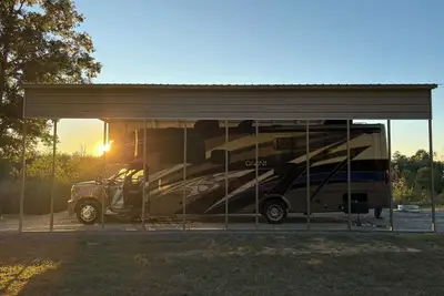 Image de A Tranquil campsite for a peaceful getaway - Rv not included