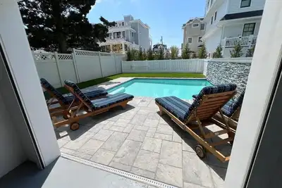 Image de 8beds-5Bedroom 10 beach chairs private pool outdoor bonus room with pool table