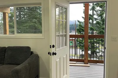 Image de Charming 2-bedroom condo near Hoonah harbor. full kitchen, sleeps 5 with WiFi.