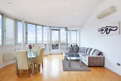 Image de Marvelous 2-bedroom apartment with balcony in the heart of Nottingham