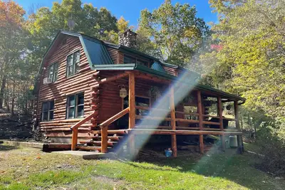 Image de Cozy Log Cabin Getaway