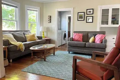Image de Centrally located off Back Cove, 1st floor 4 bedroom, 1. 5 Bath condo w/ porch