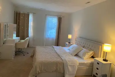 Image de Entire property, 8bedrooms, 11 beds, Free Parking