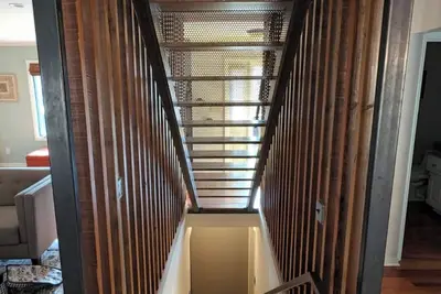 Image de Spacious 4-bedroom house centrally located in Lawrence