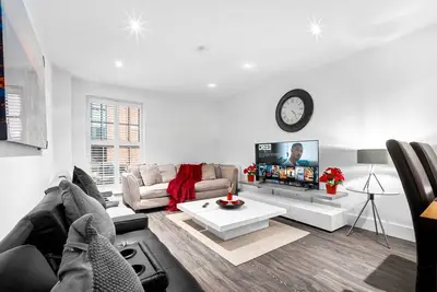 Image de 3Bedroom  5 Bed Apt with Parking