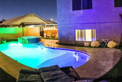 Image de Heated pool and jacuzzi \nTen minutes from cardinals/State Farm stadium westgate