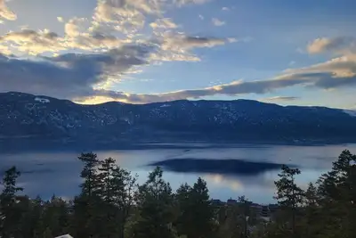 Image de Splendour by the Lake- Okanagan Lifestyle at its Finest