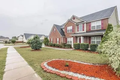 Image de Spacious 5br 3. 5 Bth Home Near Buc-ee’s, Wr Afb, Watson Blvd & I-75