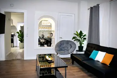 Image de King Bed / Coffee Bar / Meditation Room / Remote Work / PacMan / 30min to Nyc