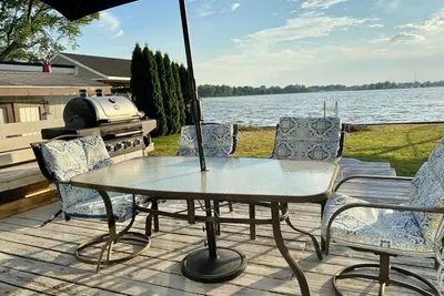 Image de Spacious 4-bedroom Waterfront house in beautiful Russells Point with WiFi!