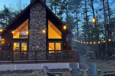 Image de Private Modern Riverfront Ski Chalet - Near Gore Mountain and Lake George