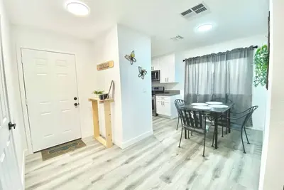 Image de 3Bed 2Bath Home Central Mojave with King bed, WiFi, Remote and Contract workers