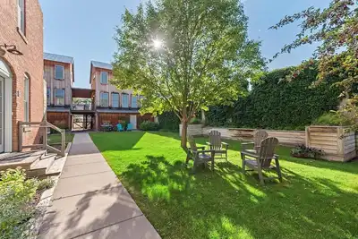 Image de Serendipity House: Historic Downtown Livingston Loft