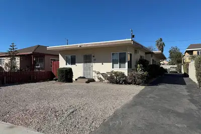 Image de Lovely 1+1 front house in Burbank with 2 car parking & WiFi access