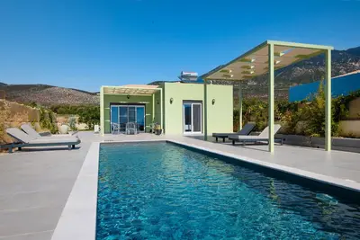 Image de A modern escape in Trapezaki with stunning sea views