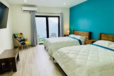 Image de Luxury 1-bed, 1-bath apt just 3 minutes walk to the beach in an exclusive area.