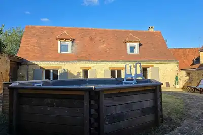 Image de Maison en pierres, 3ch, 6pers, terrain clos et piscine au coeur du Périgord Noir