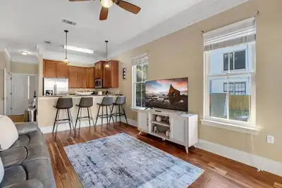 Image de Midtown Home, Pets Welcome!