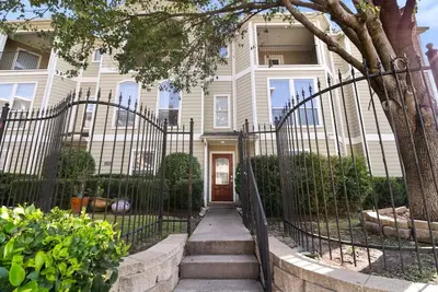 Image de Relax & Unwind: Cozy Fall Home in The Heights