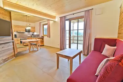 Spacious apartment (70sqm) with private terrace (12sqm) and rain shower