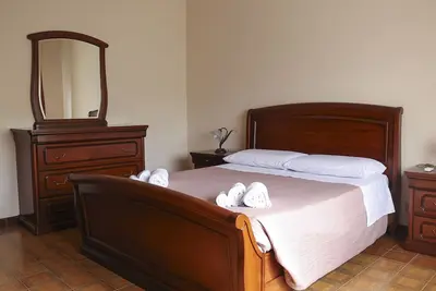 Image de 5' pied de la plage, avec deux chambres à coucher