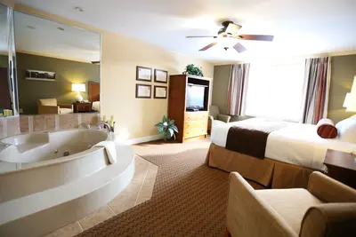 Image de Stay at Pollard Brook Resort Condo Close to Loon Ski Mountain!