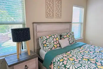 Spacious 4-bedroom house in charming Arlington with Ac, WiFi