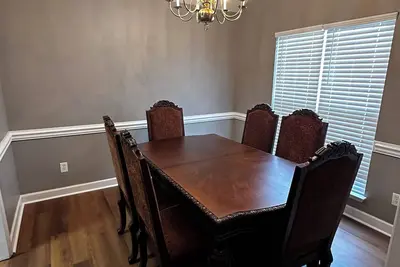 Image de 4bedroom 2bath House. Updated Kitchen. No pets allowed; service animals welcome