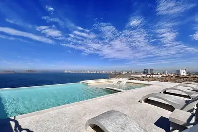 Image de Moderno departamento con vista al mar