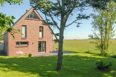 Image de Vacation home \"Deichhaus Lotte\" on Nordstrand for up to 6 people