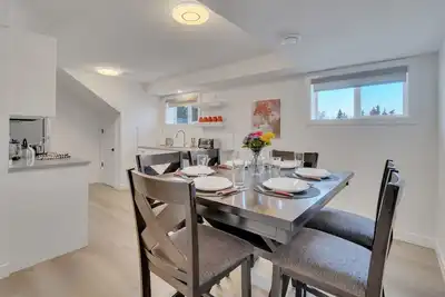 Image de Crawford -Trendy 3-Br Suite, Central | Wi-Fi & Tv