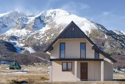 Image de Cozy mountain house with sauna in the middle of untouched nature