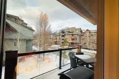 Image de Solara Resort 220 - Mountain View Corner Suite - Pool & Hot