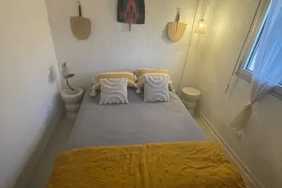 Image de Appart centre ville et plage \nPlace de parking + climatisation + internet