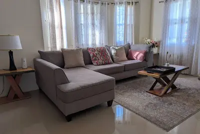 Image de Awesome Sea View, and Pool, Gym, and Tennis Court Access!