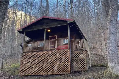 Image de Cozy & efficient cabin w/ river access. Pet Friendly!