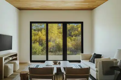 Image de The Heron. Horse Creek Cabins. Lux 2 bed/2 bath with King Bed, Ac, Creek Front.