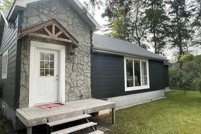 Image de Charming Rustic 4 Season-Cottage in Gimli. . . Great for Hunting or fishing trips