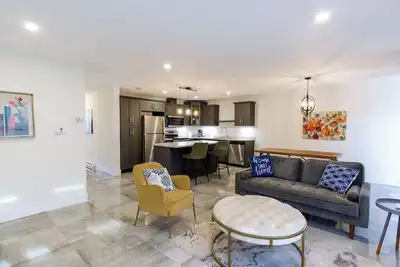 Image de Stylish retreat with Garage
