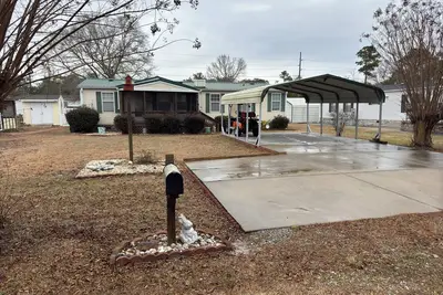 Image de Holden Moore Beach! 3-bedroom home in Supply Nc. 5 min Drive to Holden Beach Nc