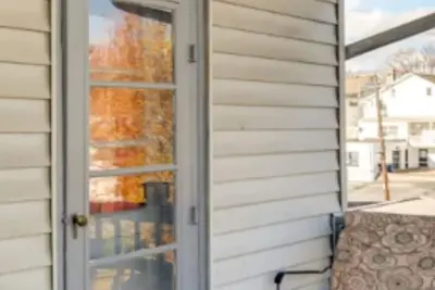 Image de Charming 2-bedrooms house with Ac and 2nd floor WiFi in Harrisburg, backyard,