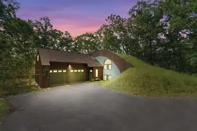 Image de Sunset Burrow Retreat in Roscommon, Mi - whole house, 3 bed, 2. 5 bath!