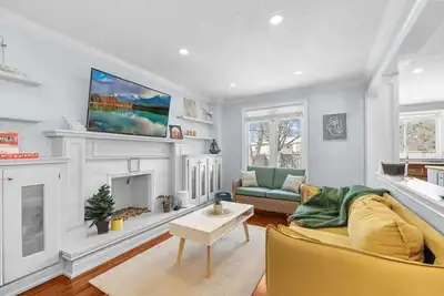 Image de Stylish 3br Whitby Home in Prime Location