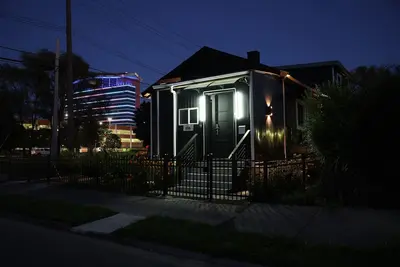 Image de Motorcity Haven in the Heart of Downtown Detroit
