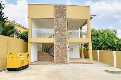 Image de East Legon- Accra Cozy 2-Bedroom Apt with Ac, back up electric &city view.