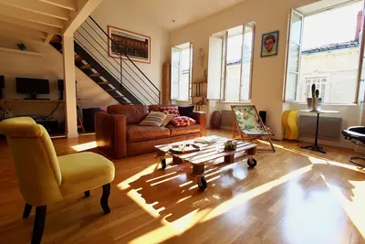 Image de Loft spacieux dans un quartier calme