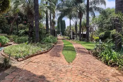 Image de Cosy 4 bedroom family home in Waterkloof Pretoria