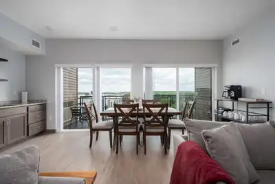 Image de Spacious 2 bedroom 2 bath Apartment Steps from Mayo Clinic - Free Parking!